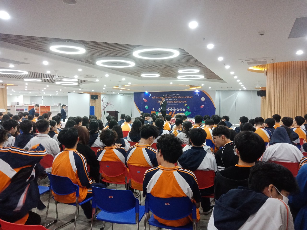 Phát động chương trình “Mỗi thanh niên một cuốn sách làm bạn” và trao giải cuộc thi Cuốn sách thay đổi cuộc đời - Ảnh 1