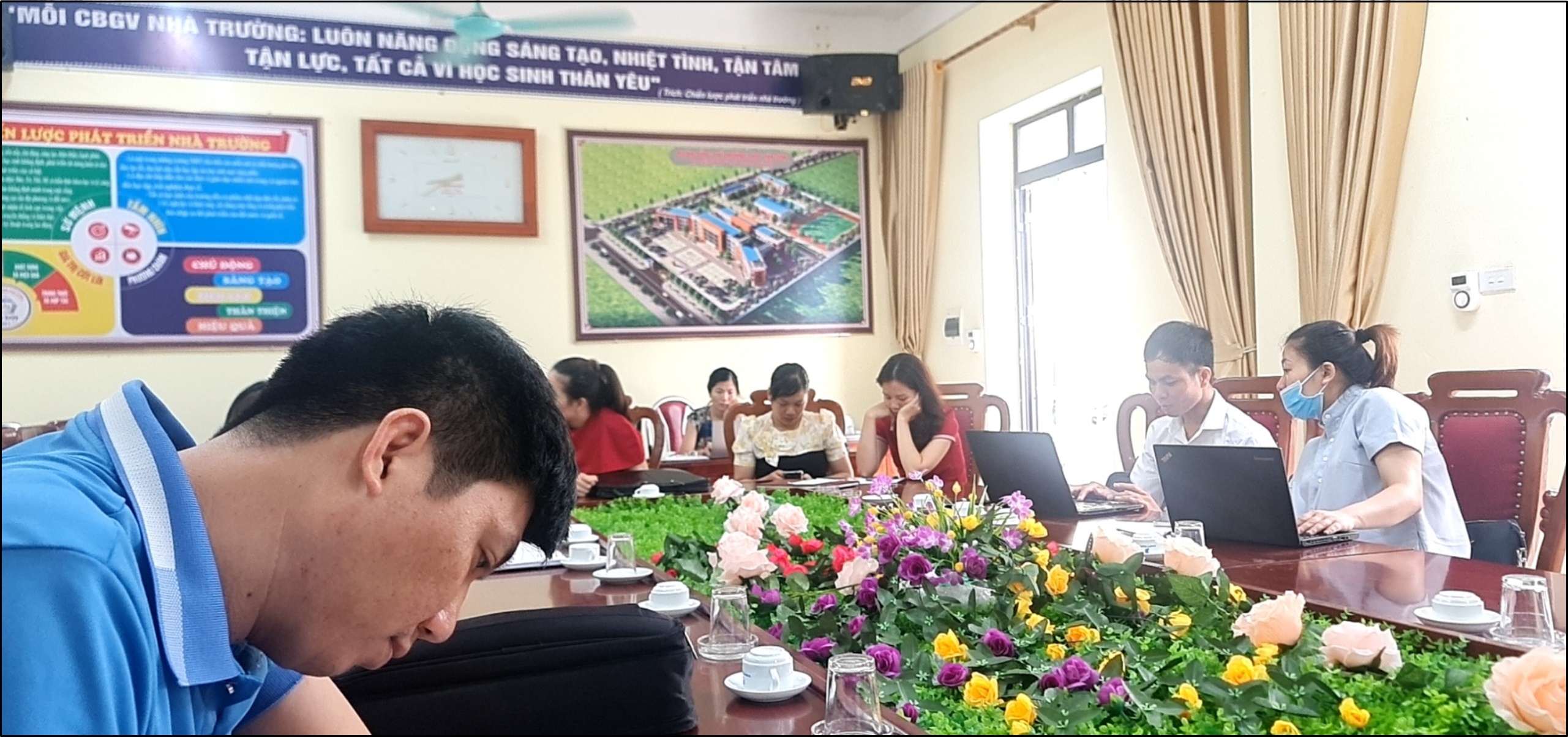 Chương trình tập huấn về cách sử dụng, khai thác Bộ công cụ Học - Thi - Hướng nghiệp giữa VitanEdu và trường THPT Tân Sơn - Ảnh 1